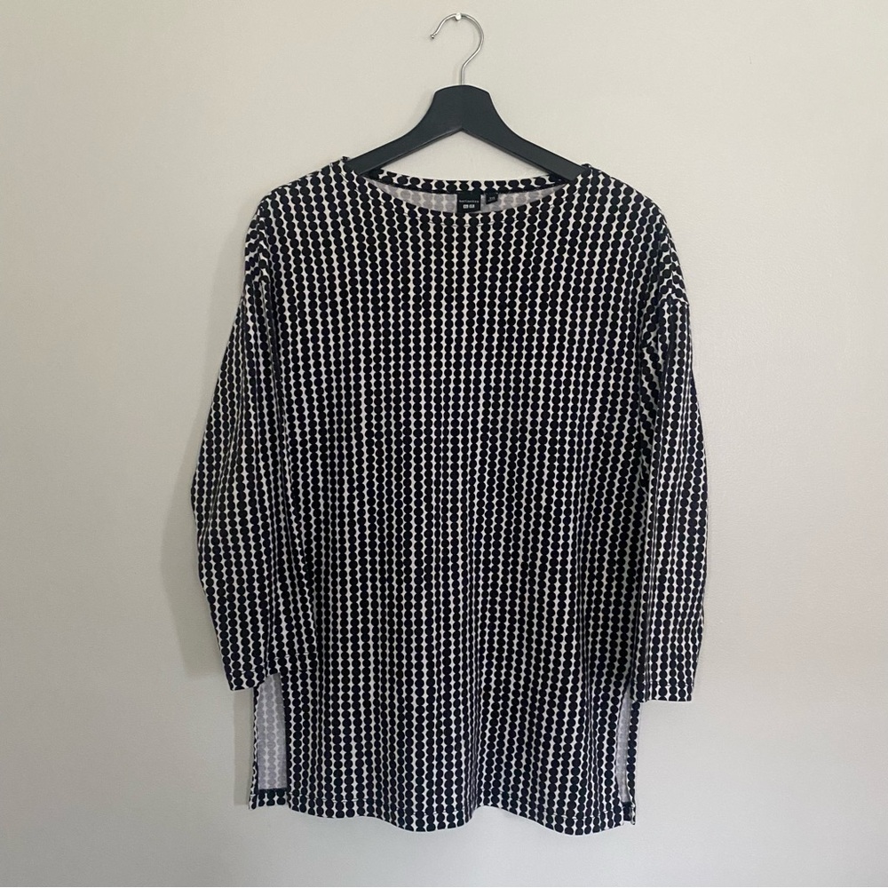 Marimekko x Uniqlo Black & White Long Sleeve Top – Circle Design